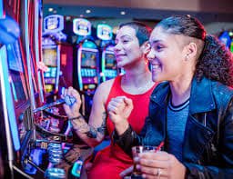 Casino trực tuyến live dealer baccarat và slot online tại onpen88 Việt Nam